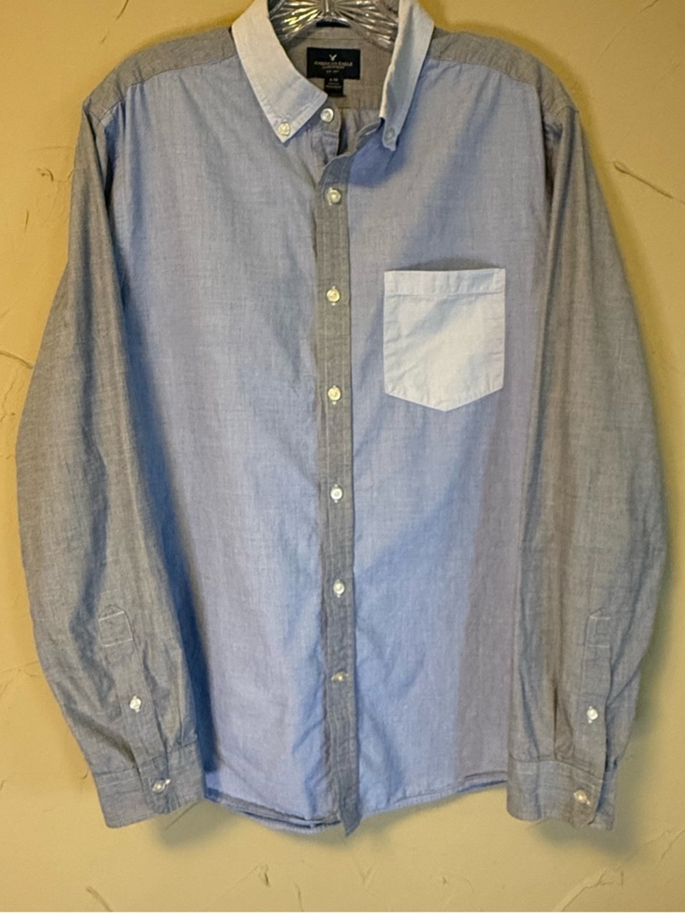 American Eagle Large Prep Fit Chambray Colorblock Preppy Coastal Blue Grey Shirt